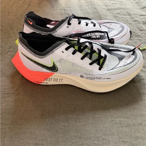 Brand new Nike ZoomX Vaporfly NEXT% 2 in White and Black - Picture 3 of 5